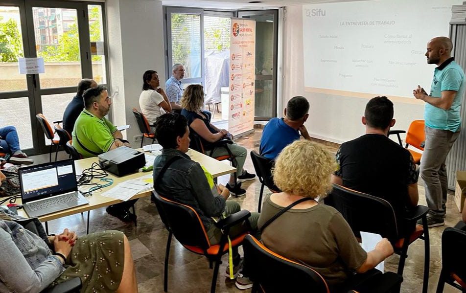 Formación para personas con problemas de salud mental para mejorar el empleo